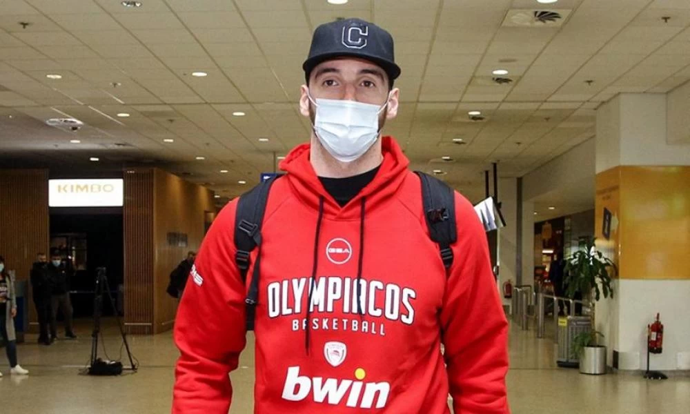 Έφτασε στην Ελλάδα ο Κ. Κουφός: «Ανυπομονώ να παίξω για τον Ολυμπιακό»